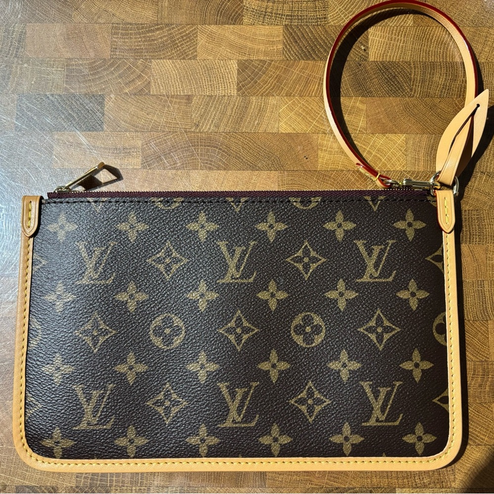 Louis Vuitton Monogram Pouch/Wristlet
